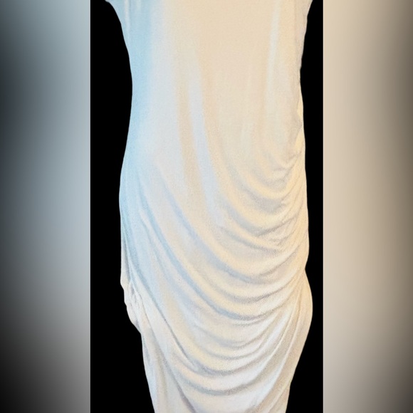 White long ruching on one side cap sleeve dress - Picture 7 of 9